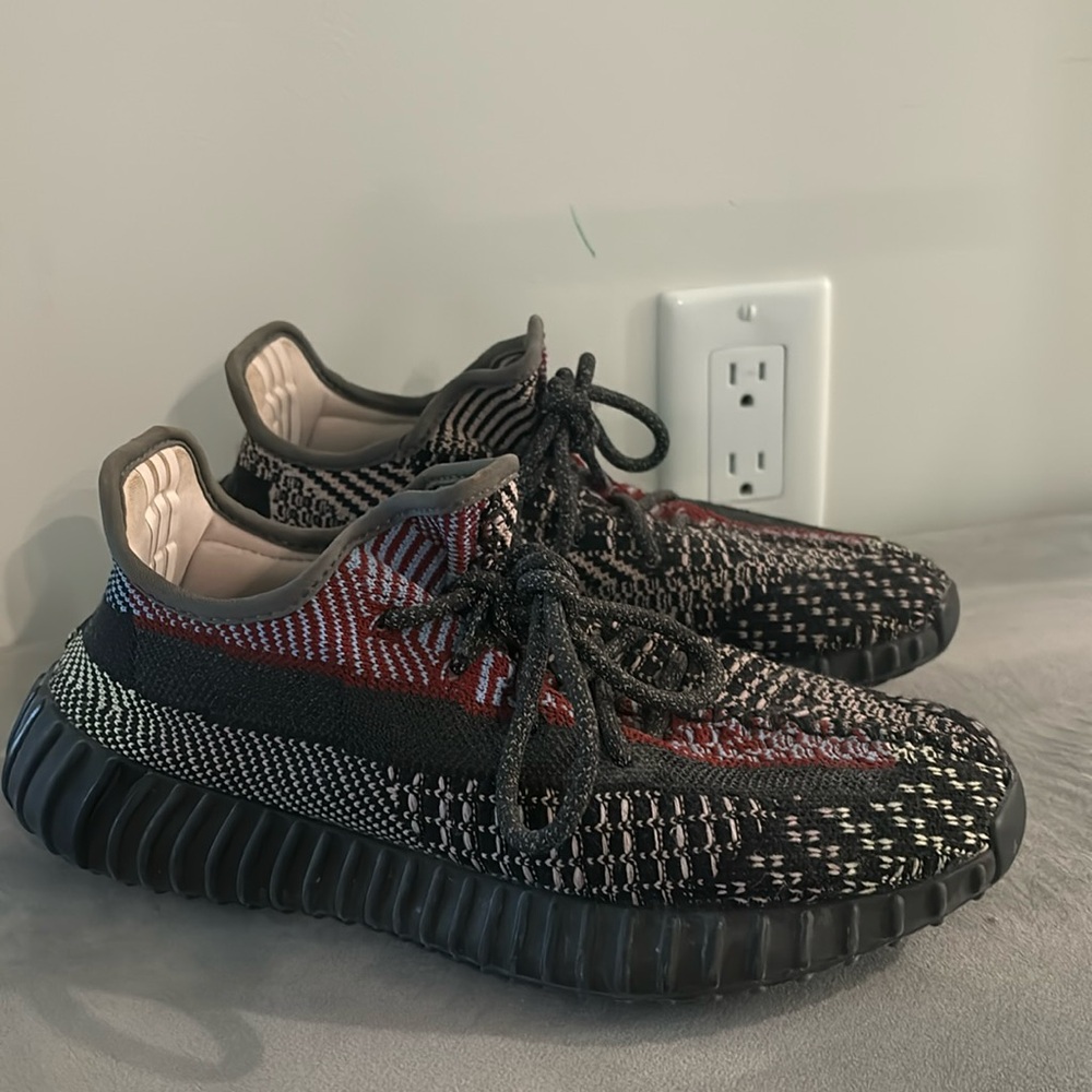 Women's Yeezy size US 6! Purchased originally from GOAT